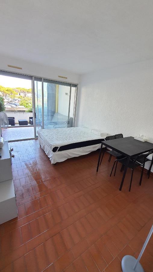 Studio 137 Port Camargue, Piscine, Climatisation, 4 Personnes Льо Гро-дю-Роа Екстериор снимка